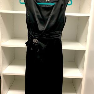 Black Sleeveless Evening Cocktail Dress